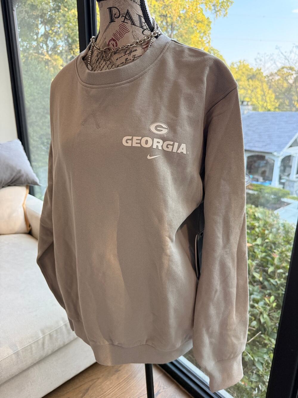 Nike 
Georgia Bulldogs Grey Sweatshirt thick On Field Apparel men’s L NWT